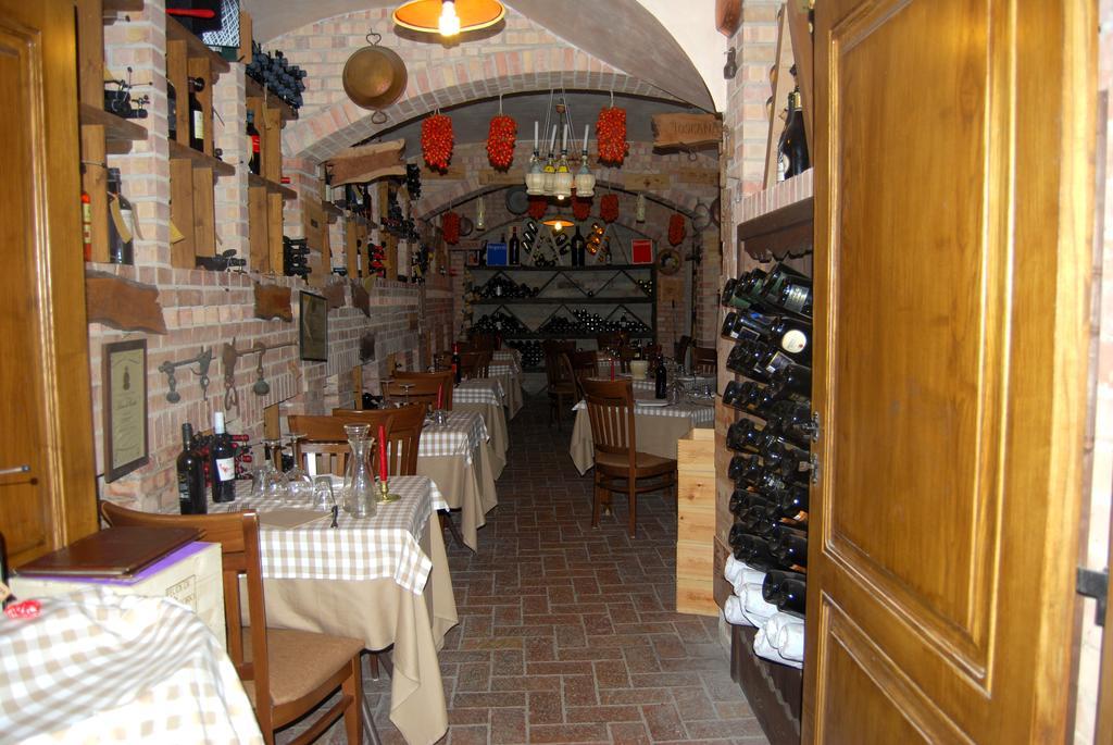 โรงแรมริสโตรันเต โดนาโต เอสอาร์แอล Calvizzano ภายนอก รูปภาพ