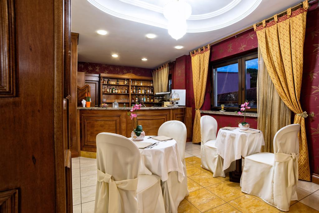 โรงแรมริสโตรันเต โดนาโต เอสอาร์แอล Calvizzano ภายนอก รูปภาพ